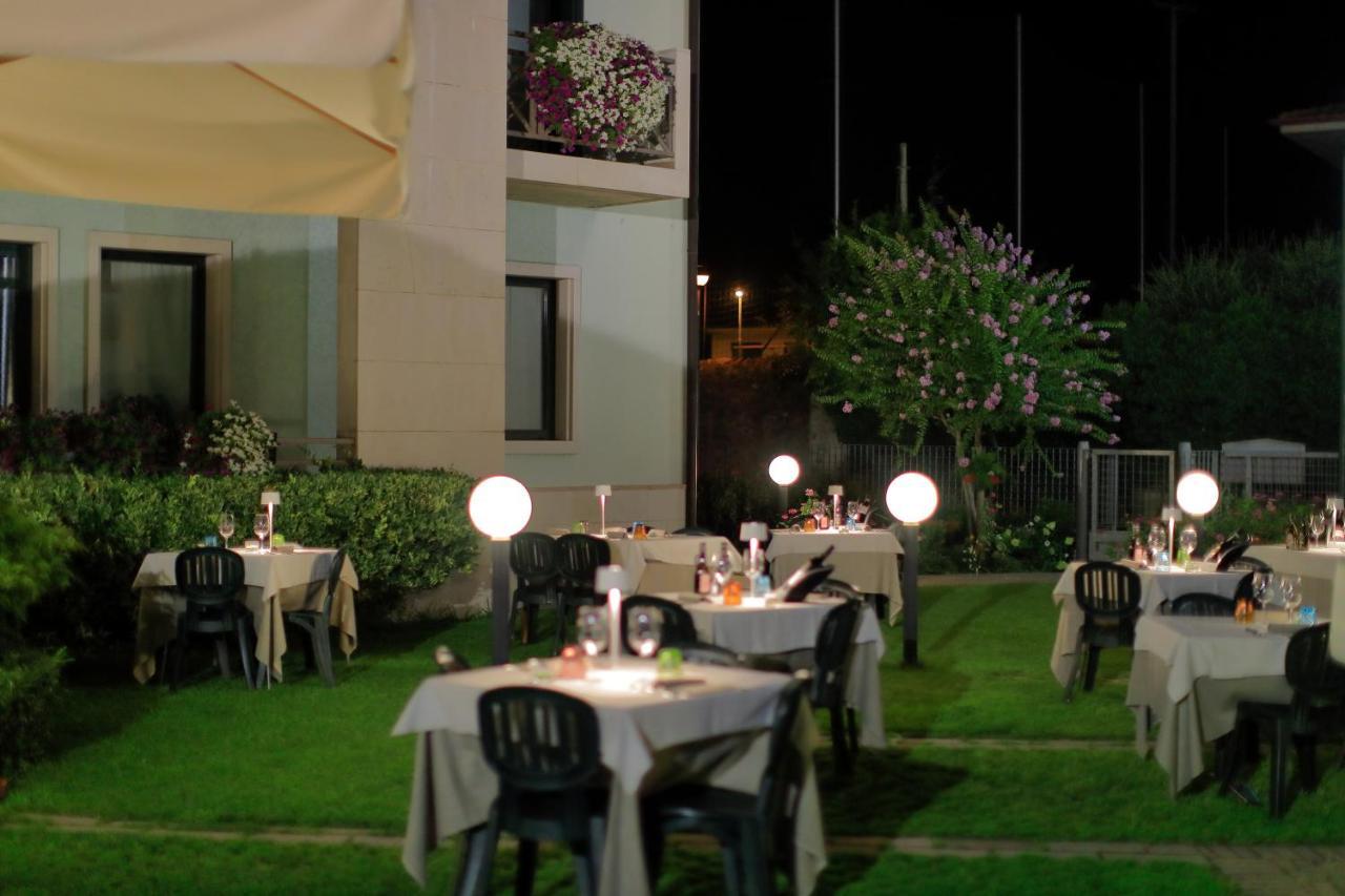 Hotel Eden Валеджо-суль-Мінчо Екстер'єр фото