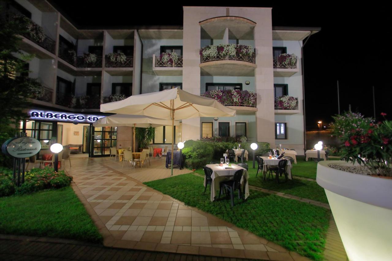 Hotel Eden Валеджо-суль-Мінчо Екстер'єр фото