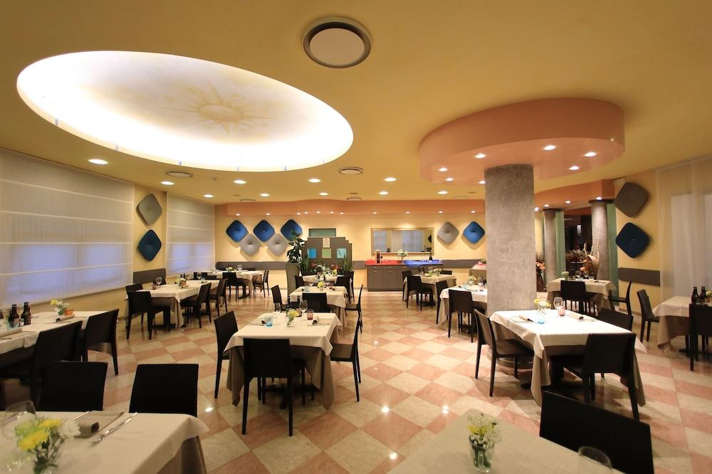 Hotel Eden Валеджо-суль-Мінчо Екстер'єр фото