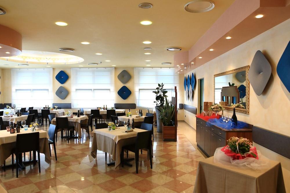 Hotel Eden Валеджо-суль-Мінчо Екстер'єр фото