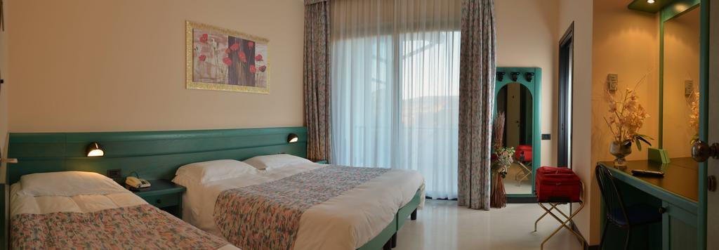 Hotel Eden Валеджо-суль-Мінчо Екстер'єр фото