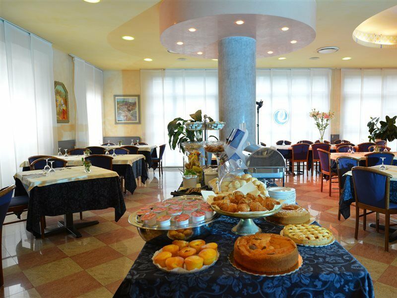 Hotel Eden Валеджо-суль-Мінчо Екстер'єр фото