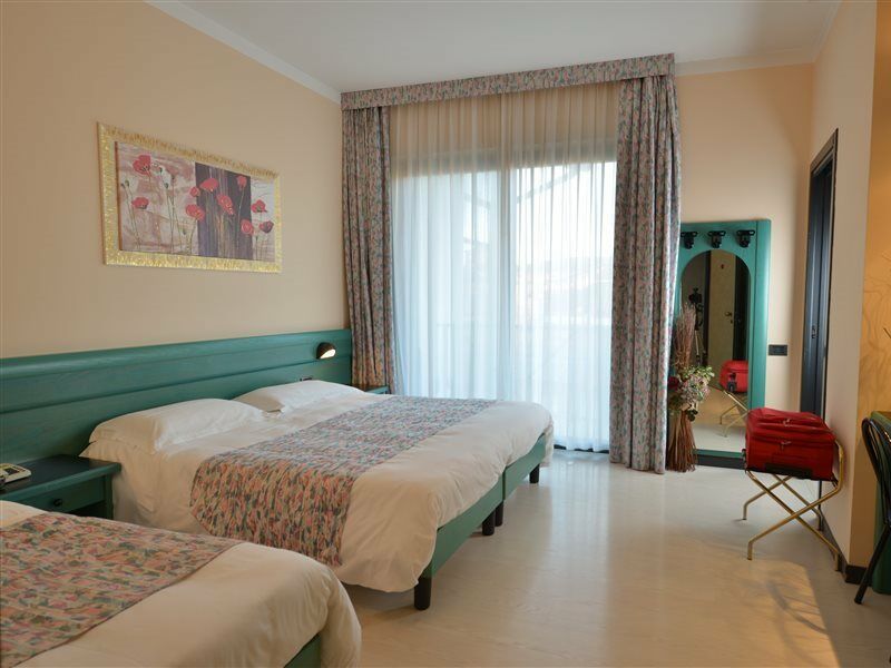 Hotel Eden Валеджо-суль-Мінчо Екстер'єр фото